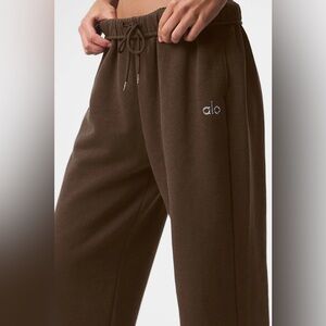 Alo Yoga Accolade Straight Leg Sweatpants
